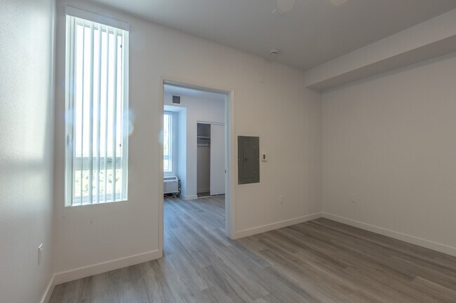 Building Photo - 4007 W Martin Luther King Jr Blvd