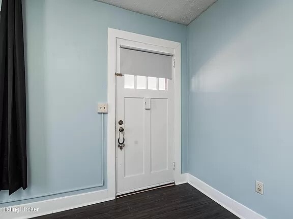 Living Room - 502 Washburn Ave