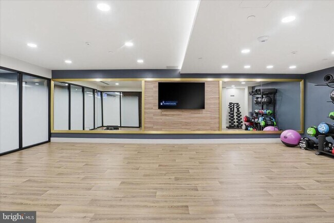 Building Photo - 631 D St NW