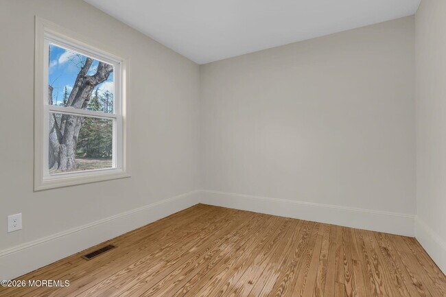 Building Photo - 460 Brickyard Rd