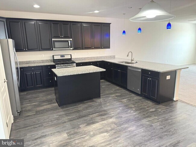 Building Photo - 9610 Eaves Dr