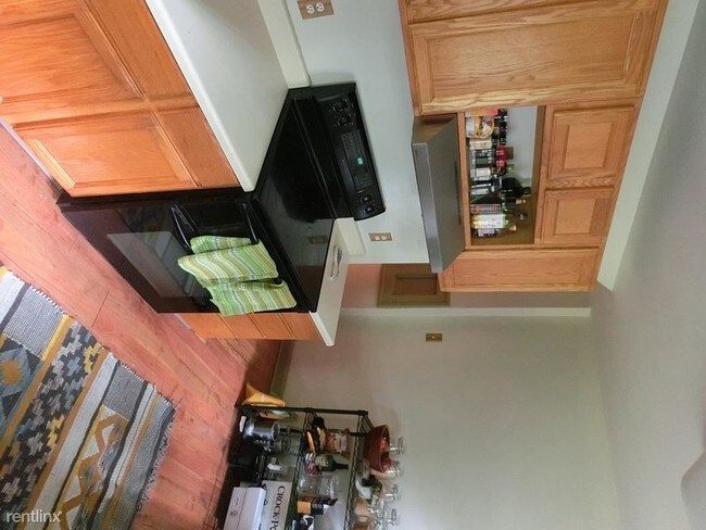 Building Photo - 3 br, 1 bath Townhome - 182 W Como Ave