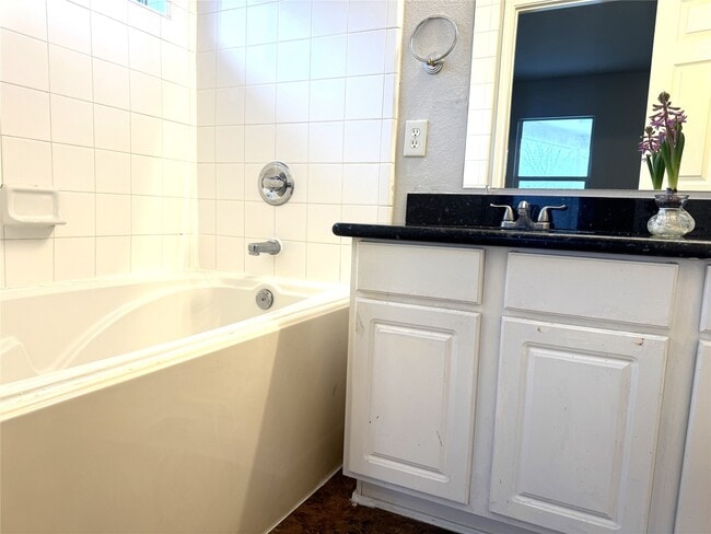 Building Photo - 8915 Canton Park Ln