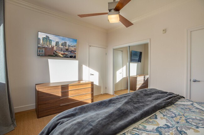 Building Photo - Stunning Corner Condo with City Views in the Heart of Gaslamp