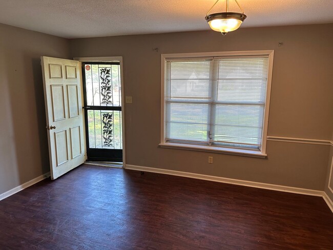 Building Photo - Charming 4 bed 2 bath in Southaven, MS