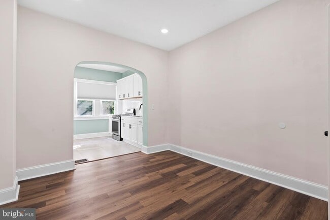 Building Photo - 2113 S Simpson St