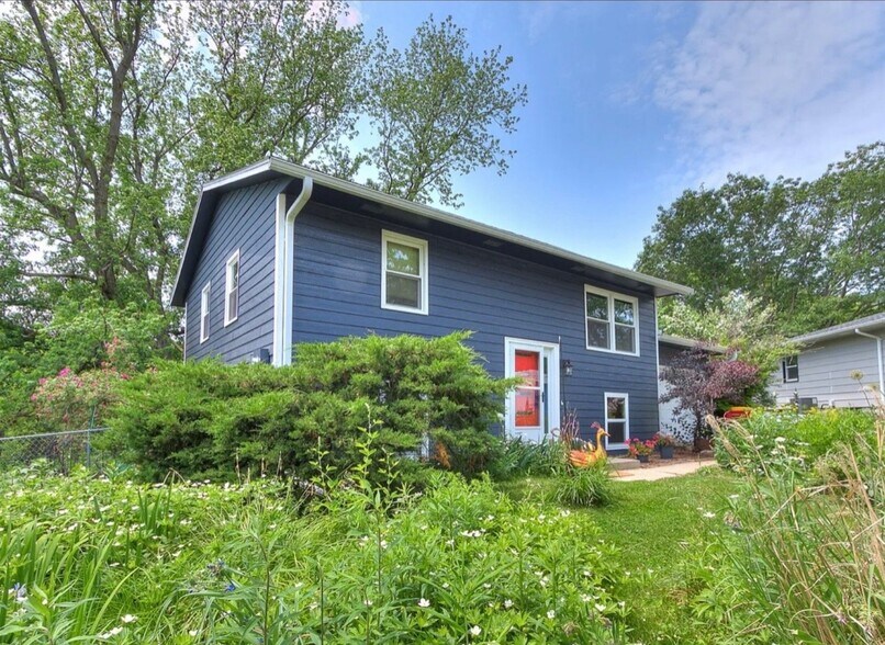 Building Photo - 333 Rockwell Ave