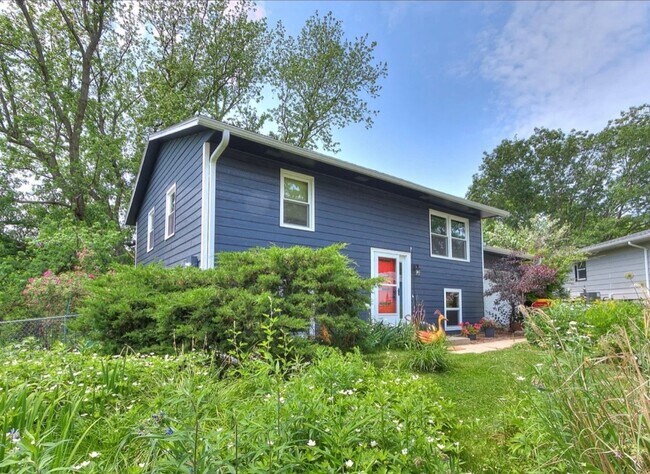 Building Photo - 333 Rockwell Ave