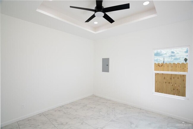 Building Photo - 19 S Xanthia St