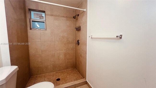 Building Photo - 32 NE 169th St