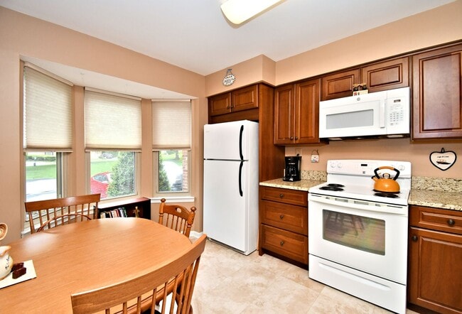 Building Photo - 3BR Townhome (Tapestry) with COUNCIL ROCK ...