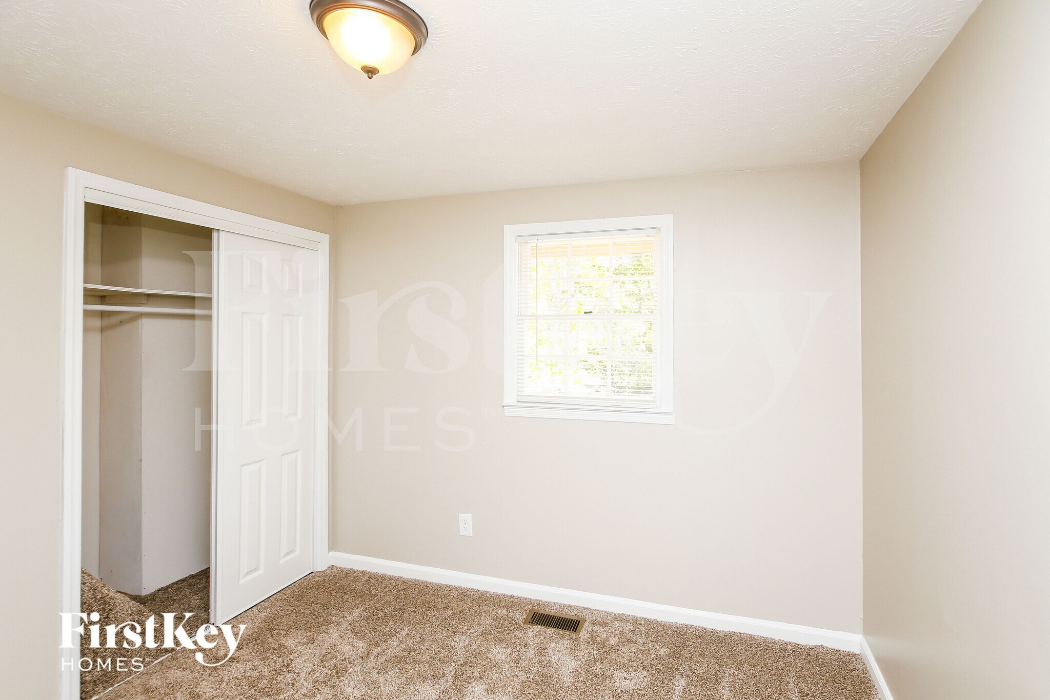 Building Photo - 3548 Birchwood Dr