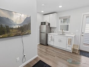 Building Photo - Affordable & Cozy 1BR in Hillsboro – Great Location