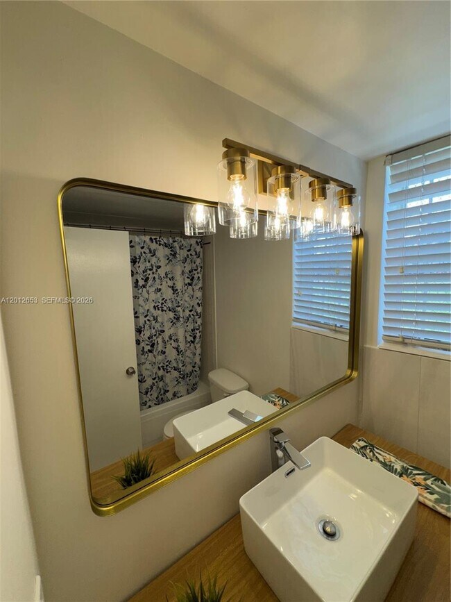 Building Photo - 1460 Ocean Dr