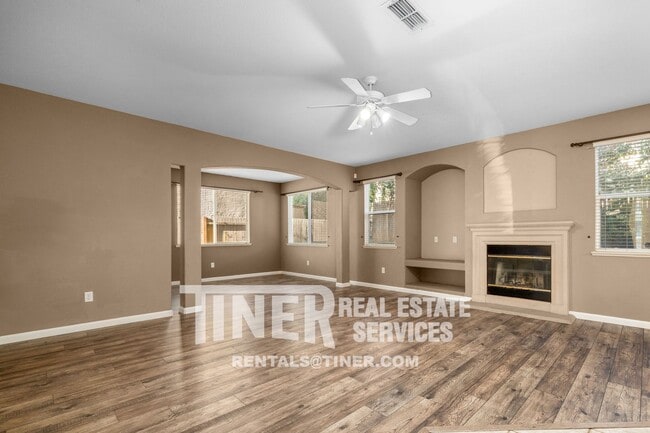 Building Photo - 6530 Aster Ct