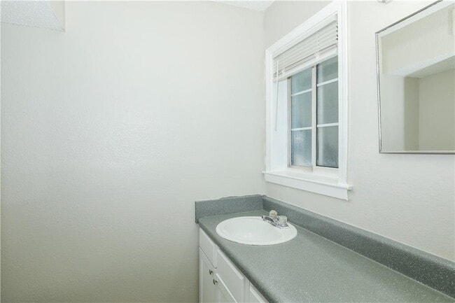 Building Photo - 2065 Alison Ct SW