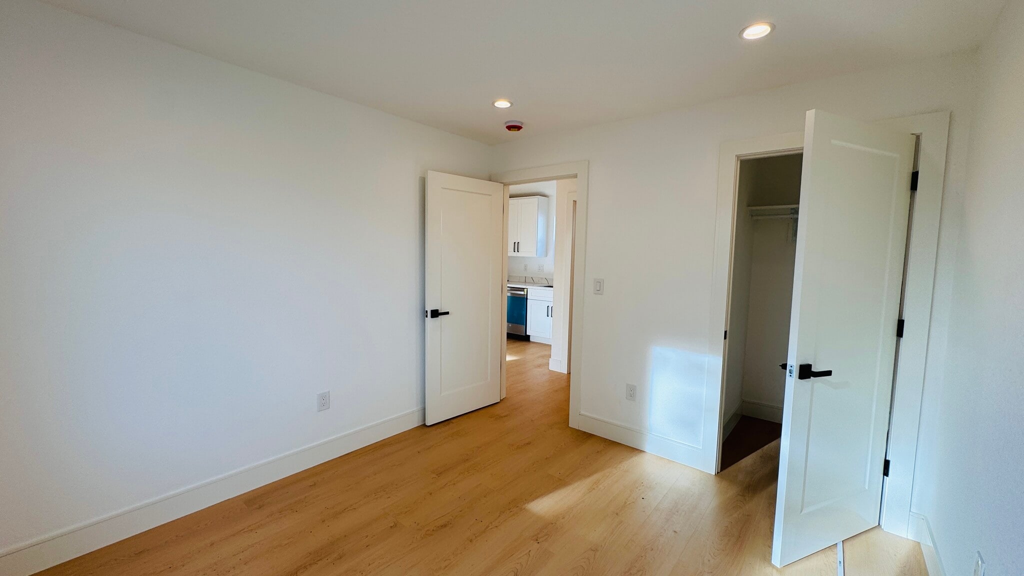 Building Photo - 374 S 21st St