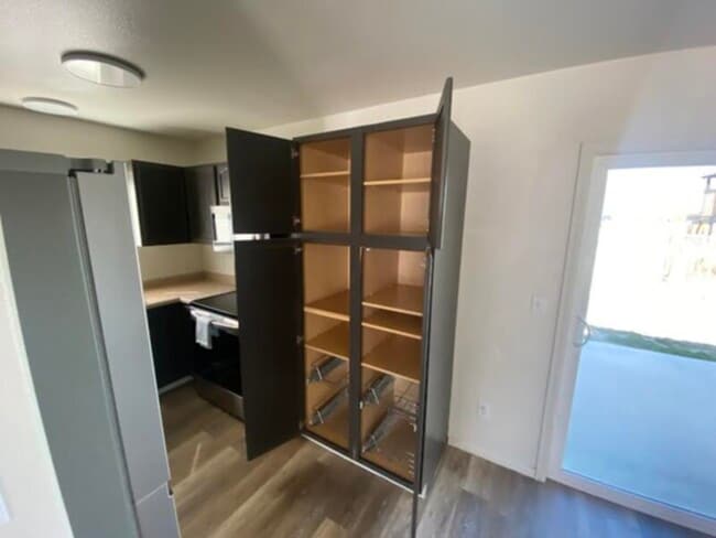 Building Photo - Awesome Home with Tons of Upgrades!!