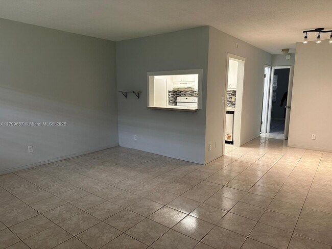 Building Photo - 2916 Funston St