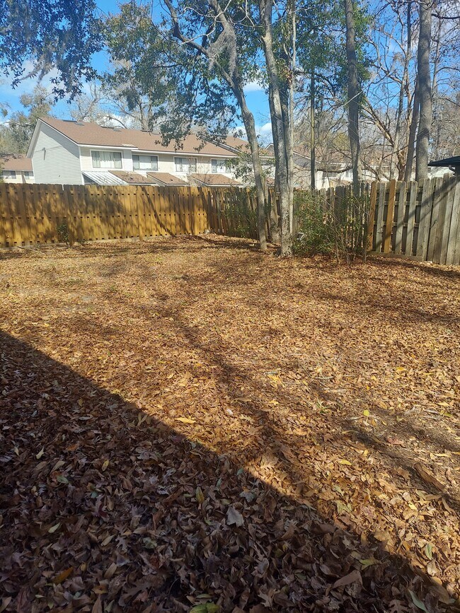 Building Photo - 915 SW 61st St