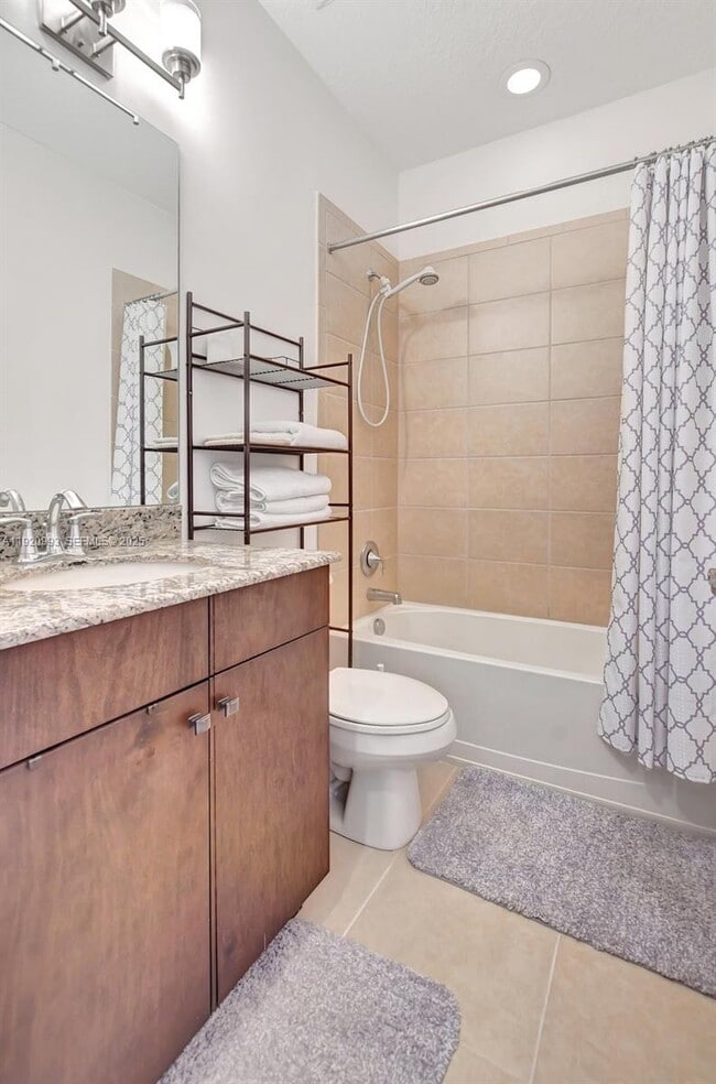 Building Photo - 6657 Quiet Wave Trl