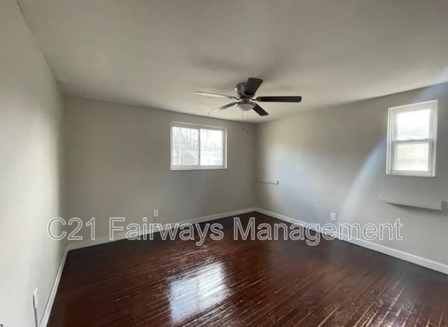 Building Photo - 616 Perrilyn St
