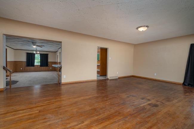 Building Photo - 3372 Home Acres Ave