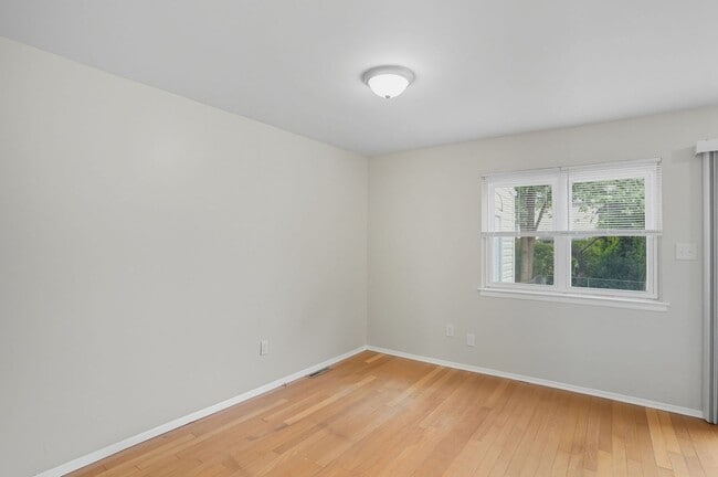 Building Photo - Recently Updated 3 Bedroom 1 Bath in Newar...
