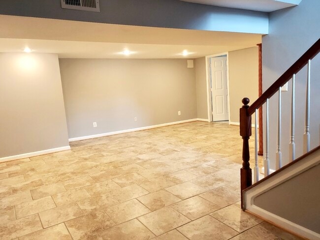 Building Photo - 1201 Cedarcliff Dr