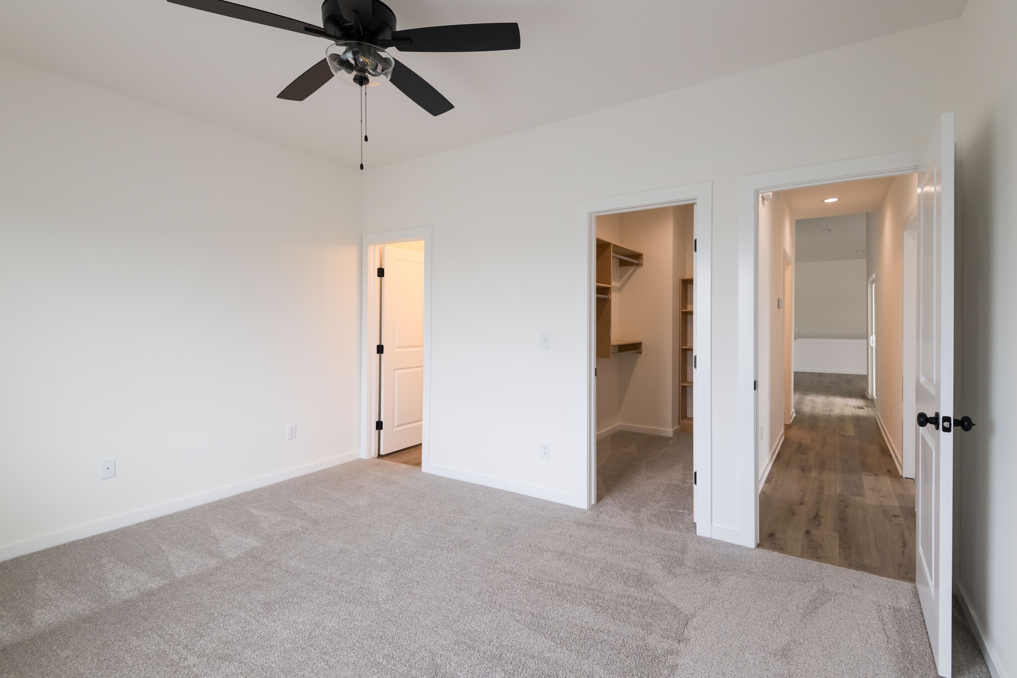 Master Suite - 5347 Pinecrest Ct N