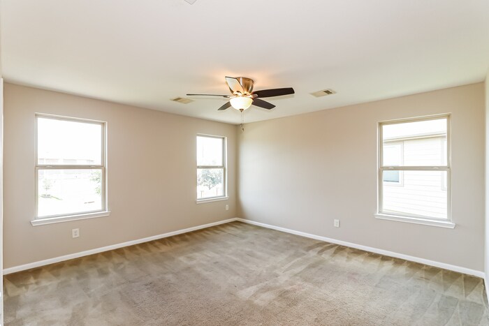 Building Photo - 15806 Copper Oak Ln