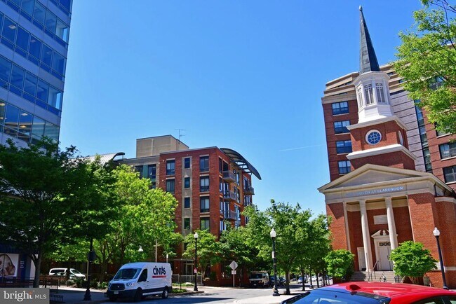 Building Photo - 1200 N Hartford St