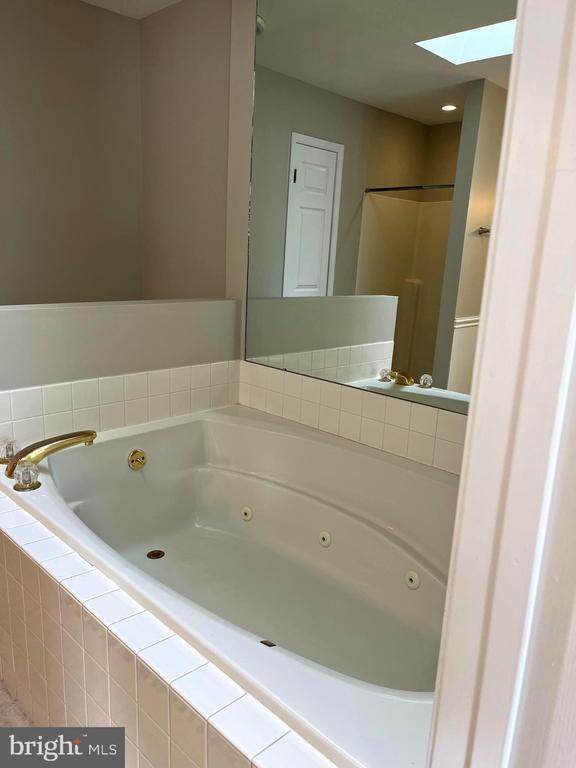 Building Photo - 4195 Nantucket Dr