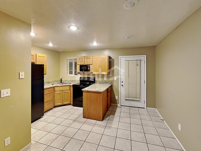 Building Photo - 948 W 1400 N