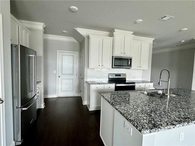 Building Photo - 3219 Weyhill Trl