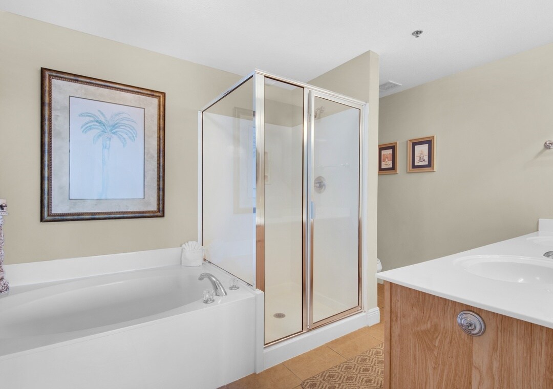 Master Bathroom - 122 Seascape Dr