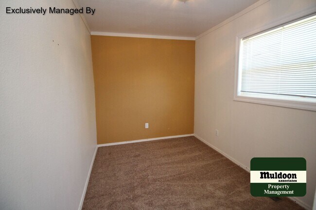 Building Photo - 7380 Maine Ln
