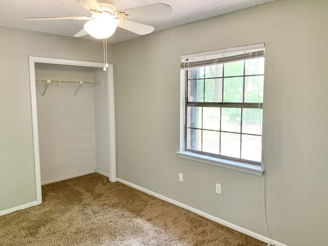 Building Photo - 317 Somerset Dr