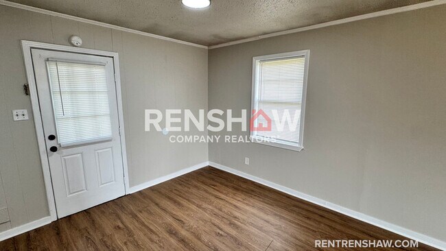 Building Photo - 10 Navy Dr