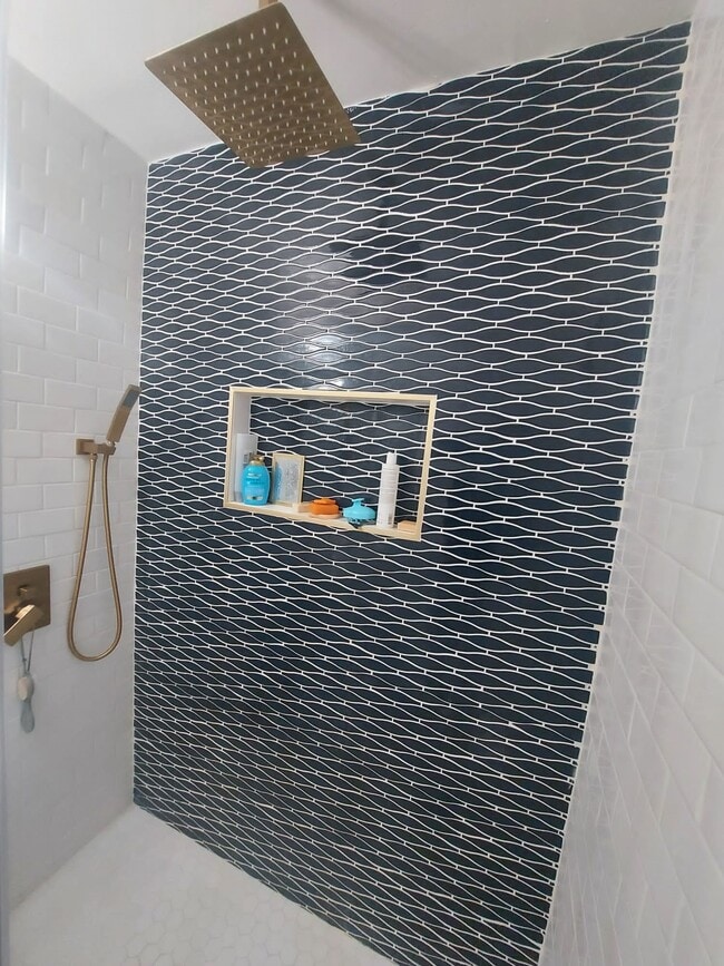 Building Photo - 1850 Portsmouth St