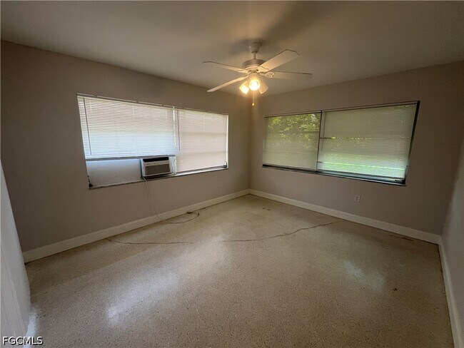 Building Photo - 2031 Maravilla Cir