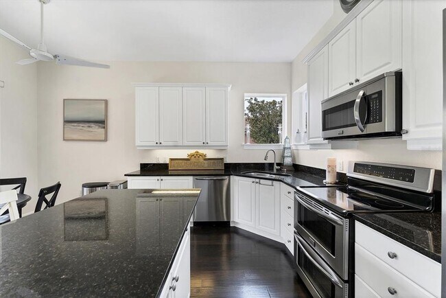 Building Photo - 5469 46th Ct W