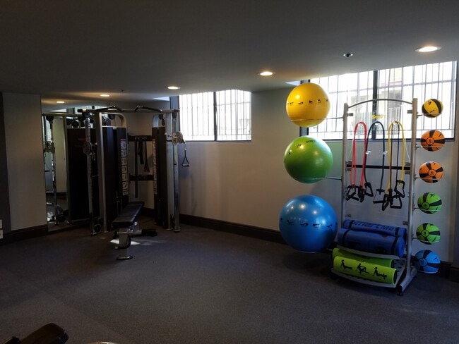 Building Photo - 11162 Camarillo St