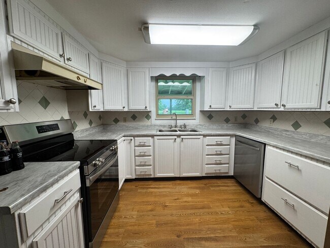 Building Photo - Newly renovated 3 Bedroom, 2 Bath home on CR 136
