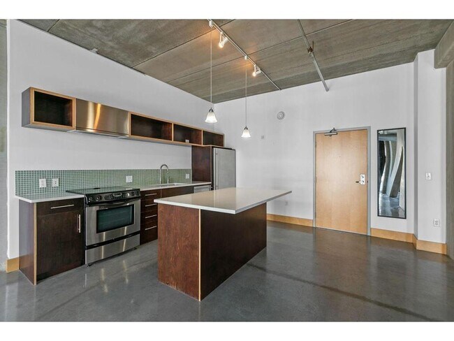 Building Photo - 345 N 6th Ave