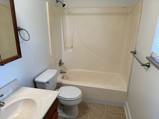 Building Photo - ** Beautiful 4 bedroom House in Farragut Area **