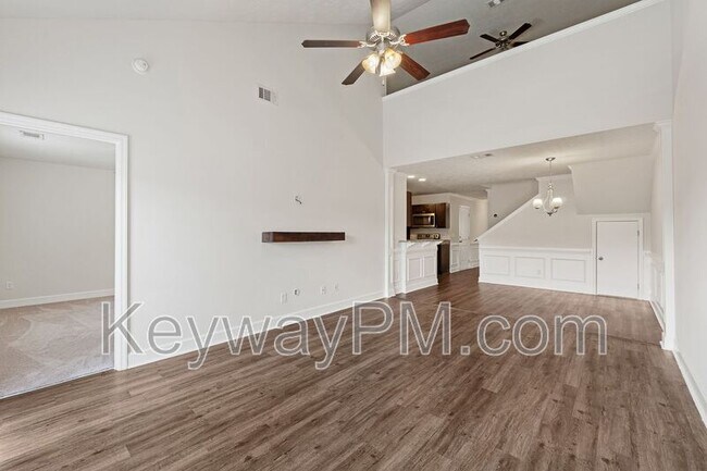 Building Photo - 801 Trailside Ct
