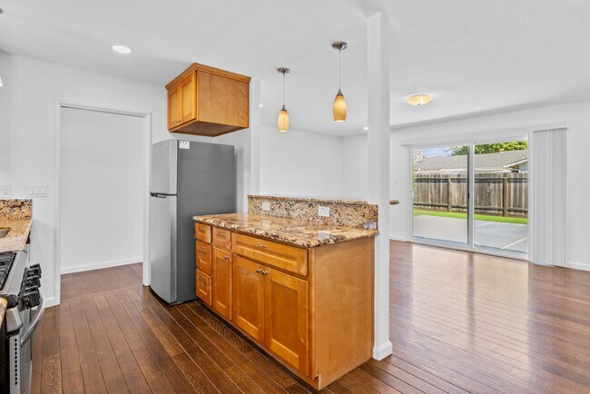 Building Photo - Updated 4 Bedroom 2 Bath North Napa Home