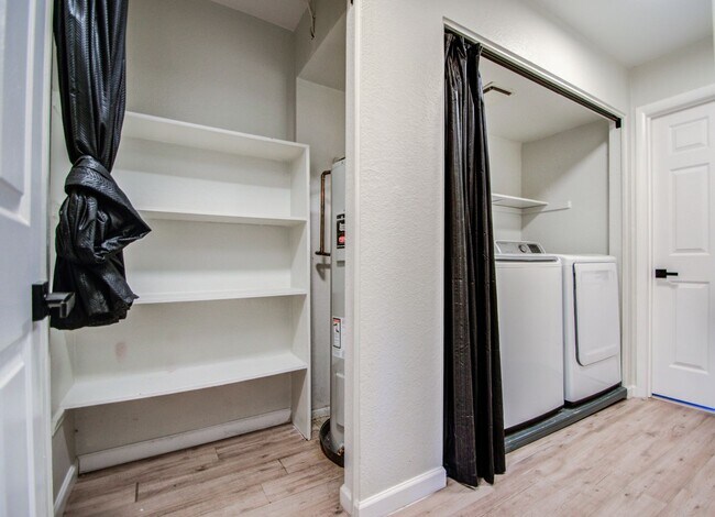 Building Photo - Spacious Villa for rent in Phoenix!