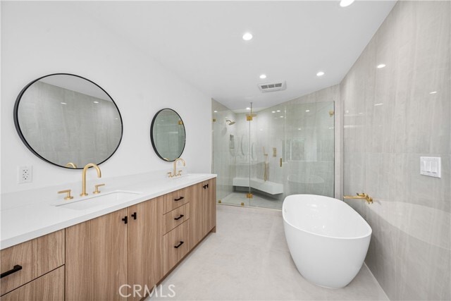 Building Photo - 4620 Encino Ave